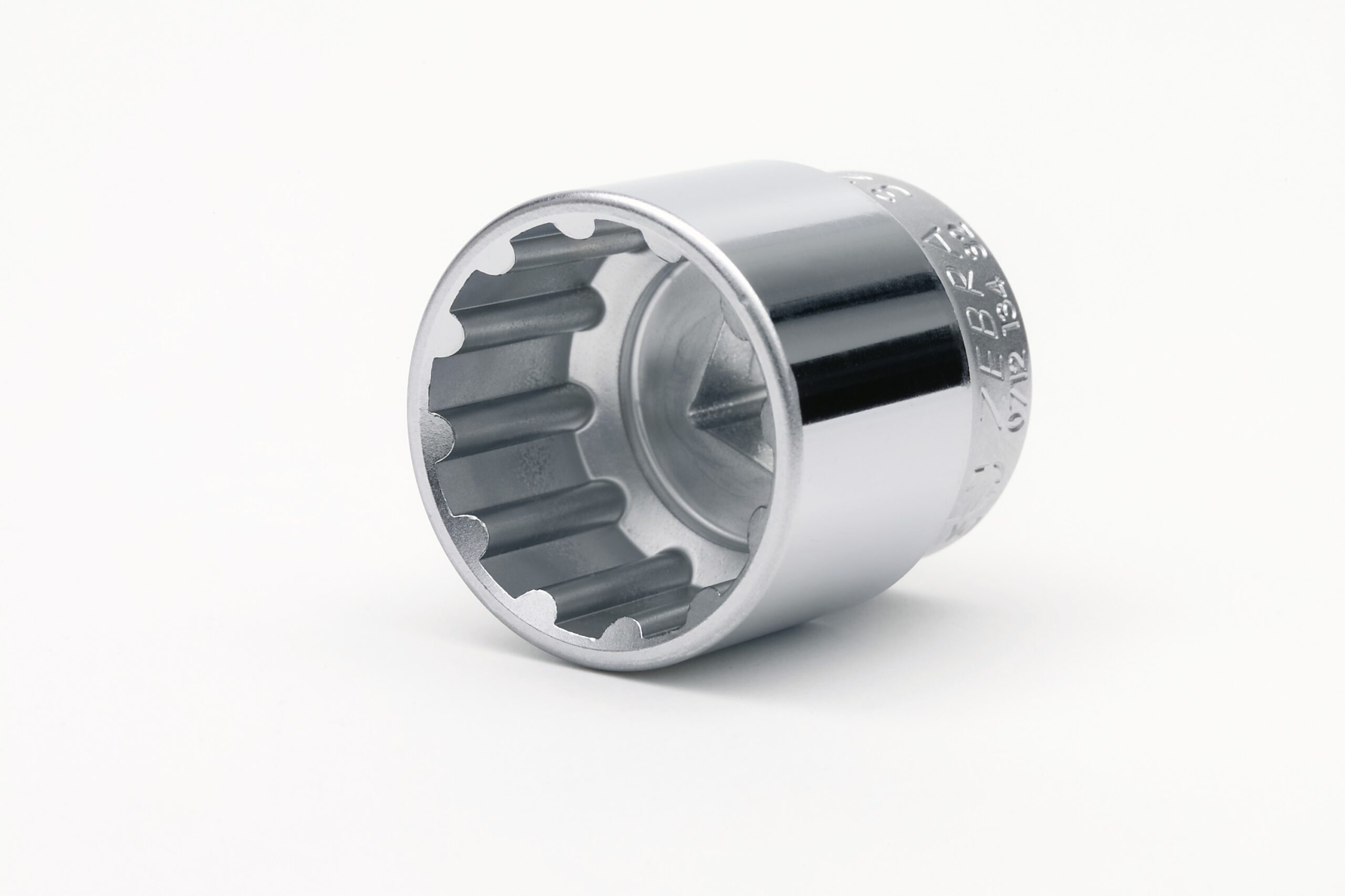 Llave de vaso multiestrella de 1/2 pulg.