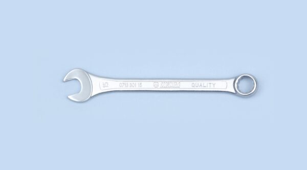 071330106 Llave combinada corta